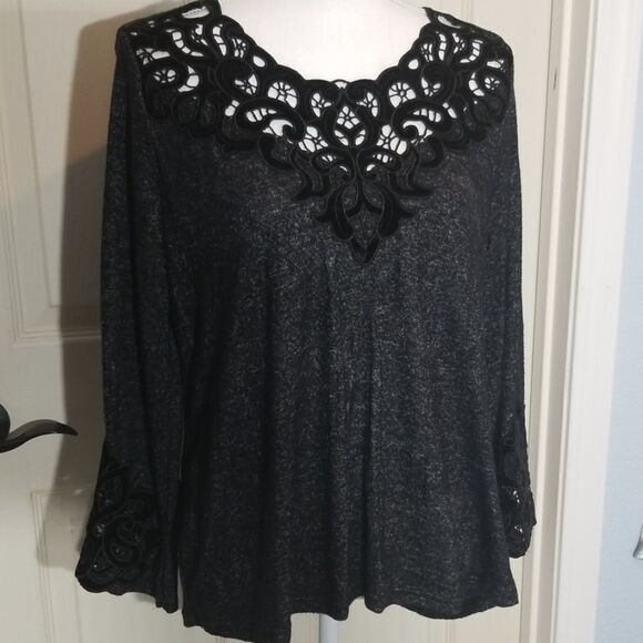 Passport, L/S Lace Detail Super Soft Top, NWT - Picture 3 of 8